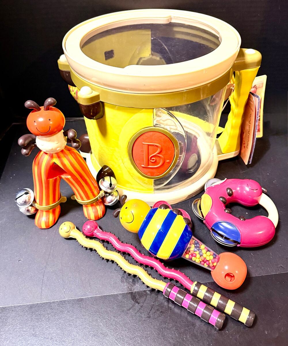 B. Toys Parum Pum Pum Musical Instrument Set 6 pieces music drum tambourine